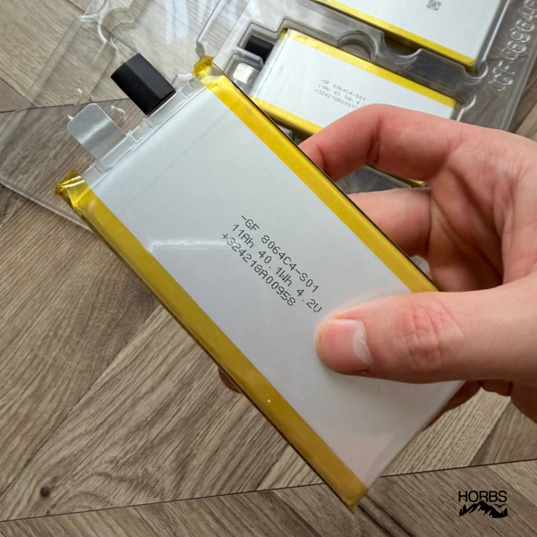 Аккумулятор Li-ion Semi Solid Horbs Battery 3.7V 11Ah 8&times;65&times;125 мм для дронов HB-150-STO фото