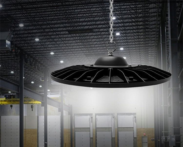 Промышленный светильник UFO 200 Вт 5000K UFO для высоких потолков 2426 фото